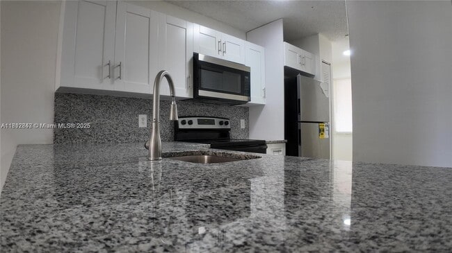 Building Photo - 1084 Coral Club Dr