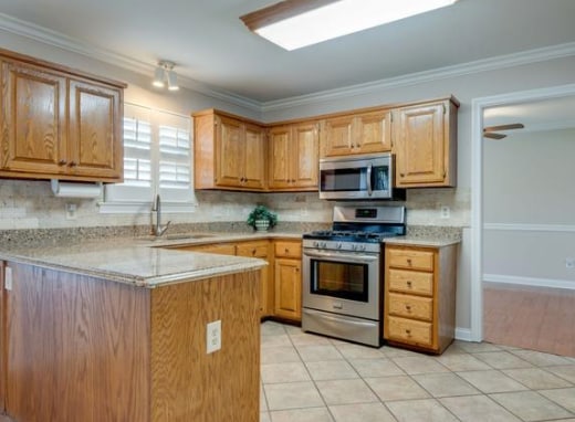 Building Photo - 176 London Ln