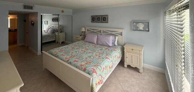 Building Photo - 2400 S Ocean Dr