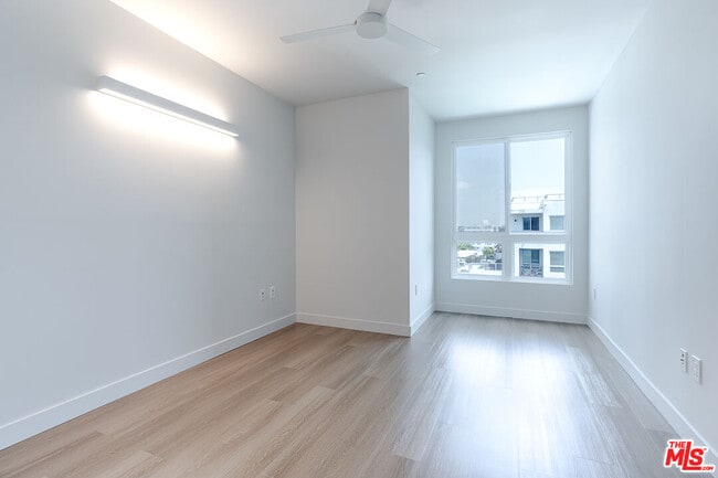 Building Photo - 10601 Washington Blvd