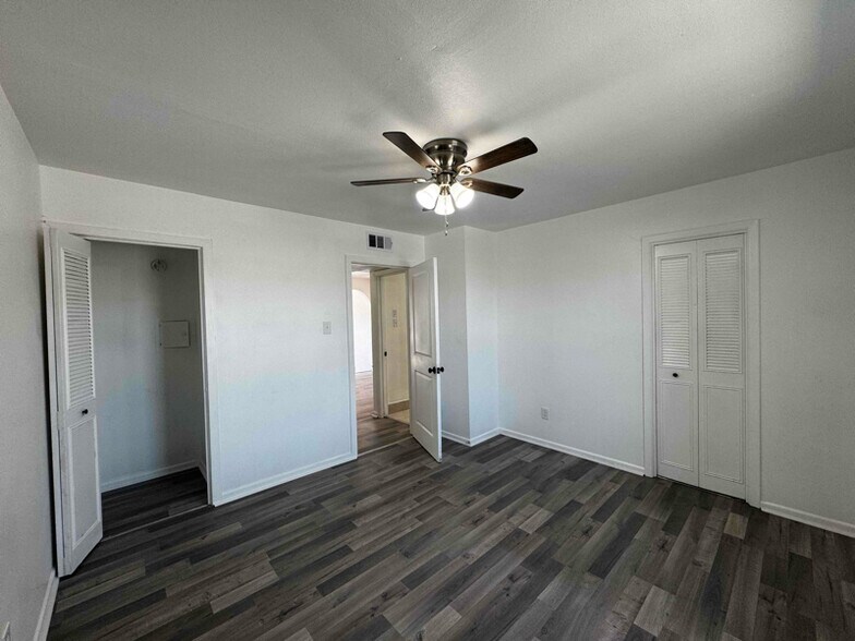 Building Photo - 170 De Chantle Rd