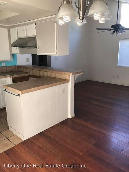 Primary Photo - 1820 Alta Vista Dr