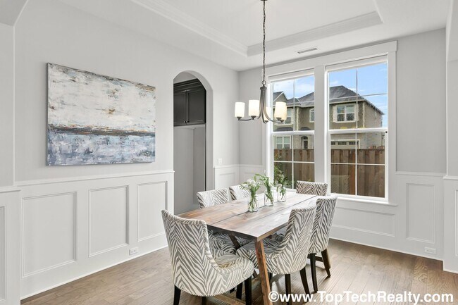 Building Photo - Beautiful *CORNER LOT* 5 BD* 3.5 BA* Singl...