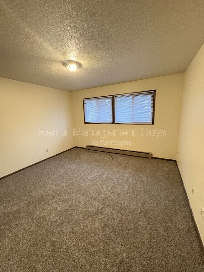 Building Photo - 2112 N 44th Ave