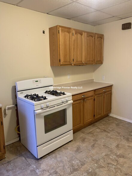 Building Photo - 130 Talbot Ave