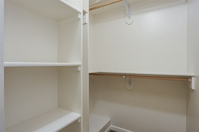 Building Photo - 2111 Nolte Dr