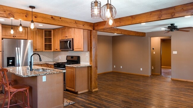 Building Photo - 127 Oakley Ln