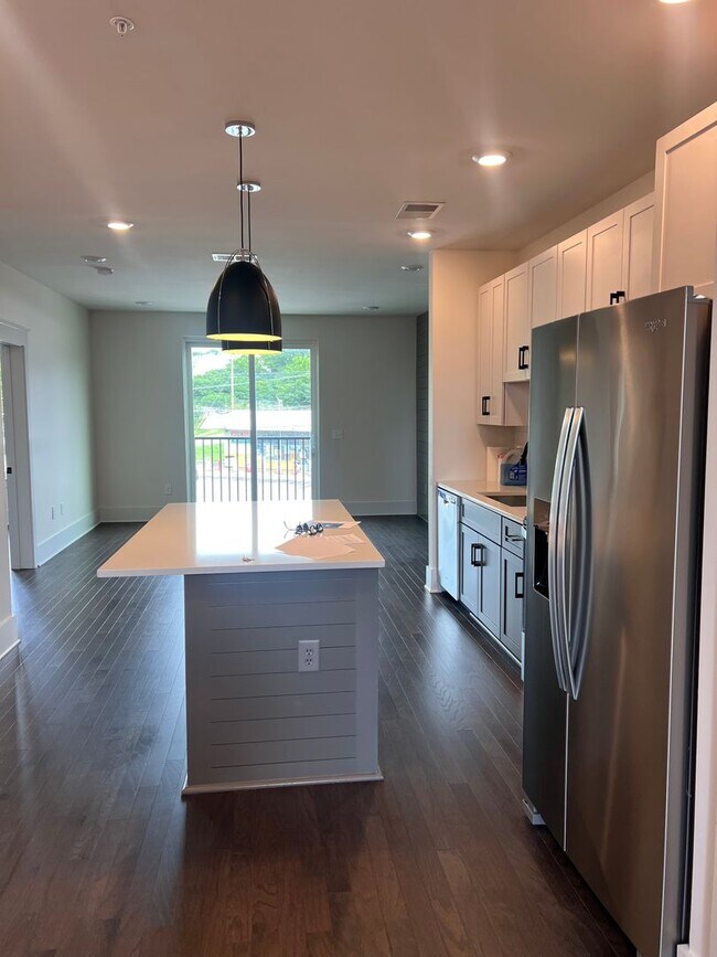Building Photo - East Nashville Condo
