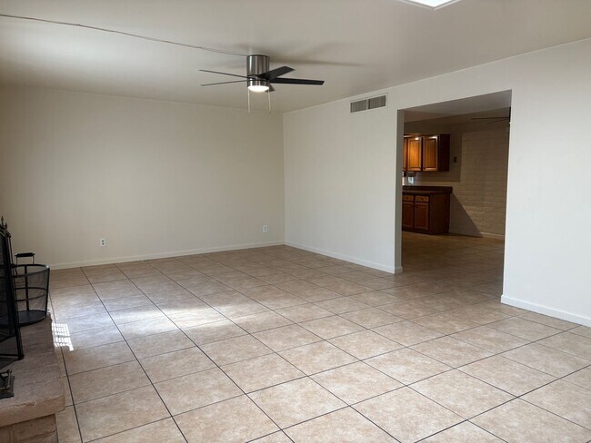 Building Photo - 7481 E Tamara Dr