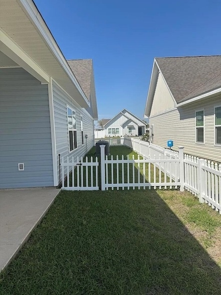 Building Photo - 94 Bluebeech St