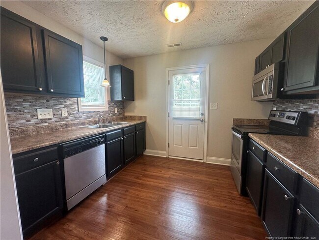 Building Photo - 450 Copper Creek Dr