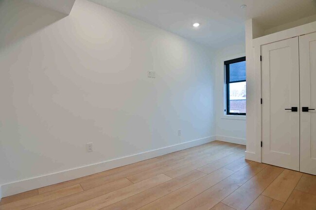 Building Photo - 2641 4th St NE