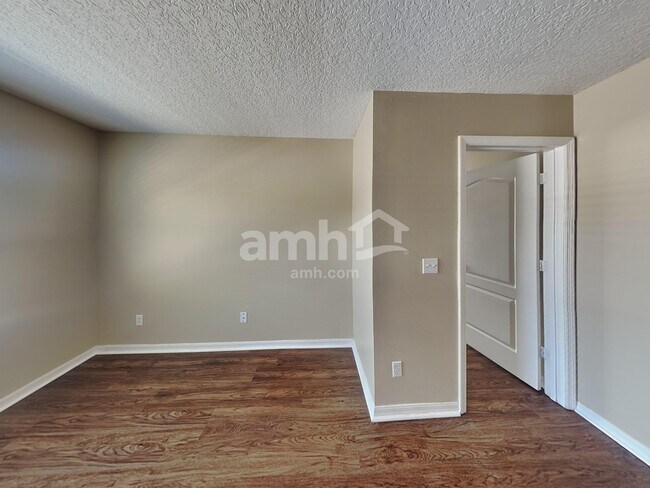 Building Photo - 15312 Starleigh Rd