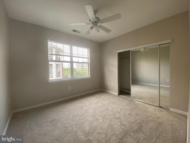 Building Photo - 12929 Centre Park Cir