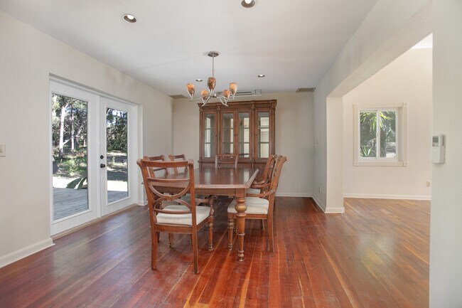 Building Photo - 5735 Fox Hollow Rd