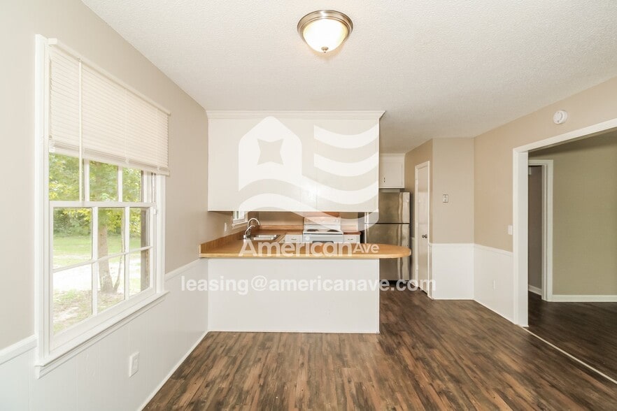 Building Photo - 1260 State Rd S-28-101