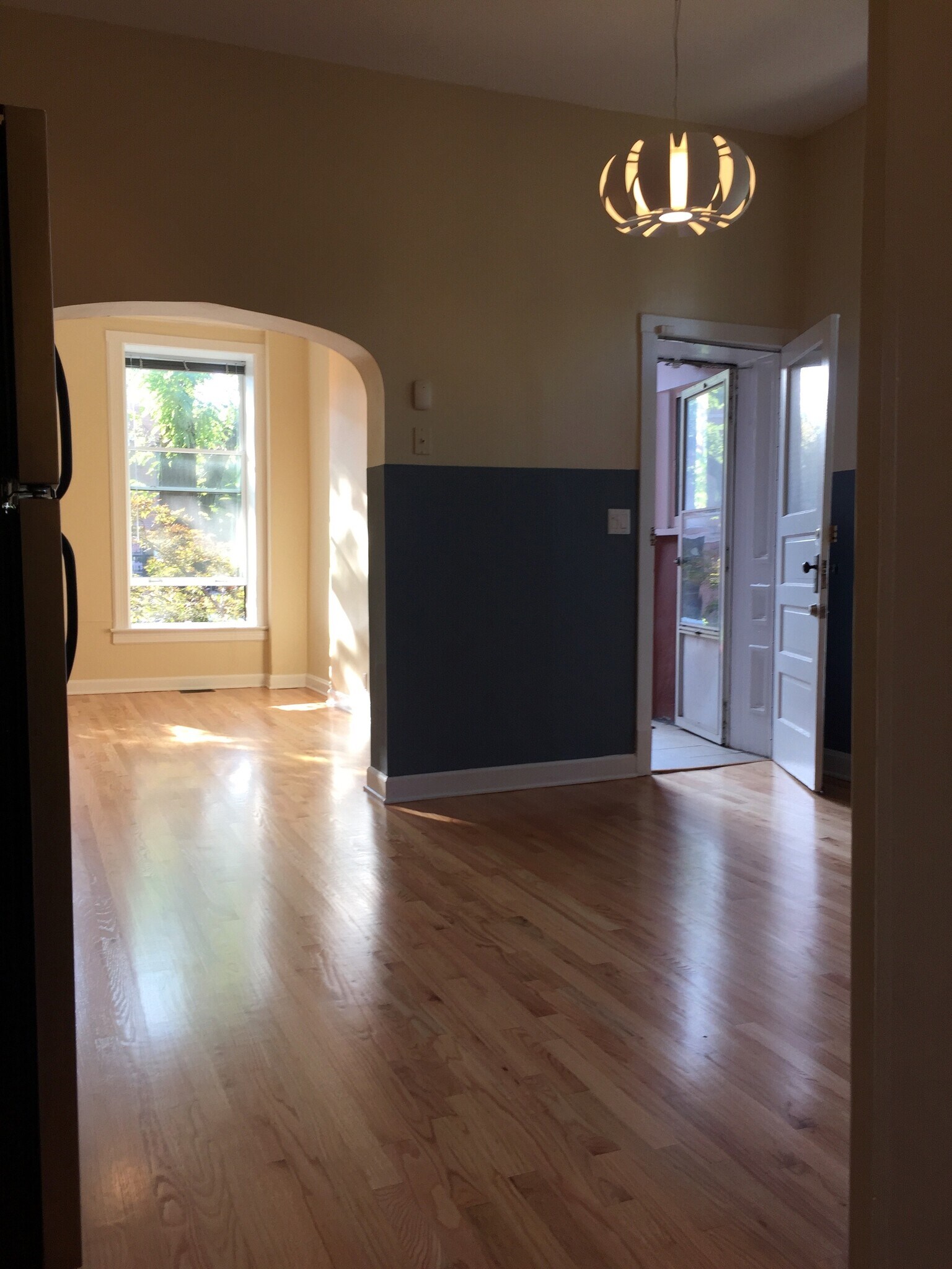 Building Photo - 1255 N Damen Ave