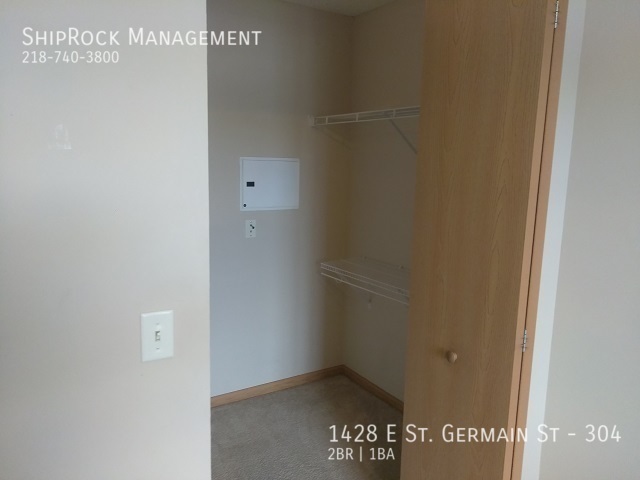 Building Photo - 1428 E St Germain St