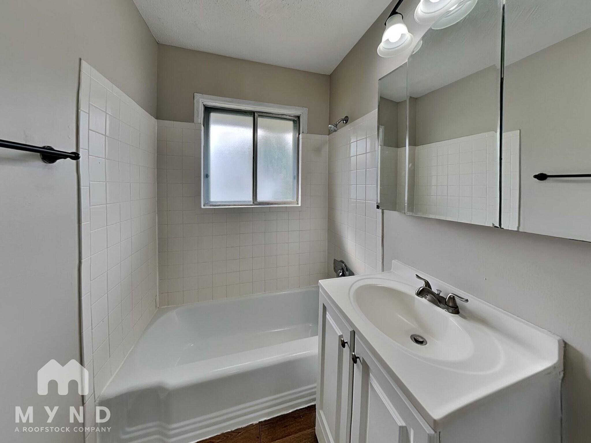 Building Photo - 2911 N Gresham Rd