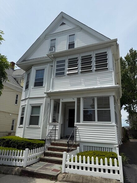 Building Photo - 58 Willow Ave