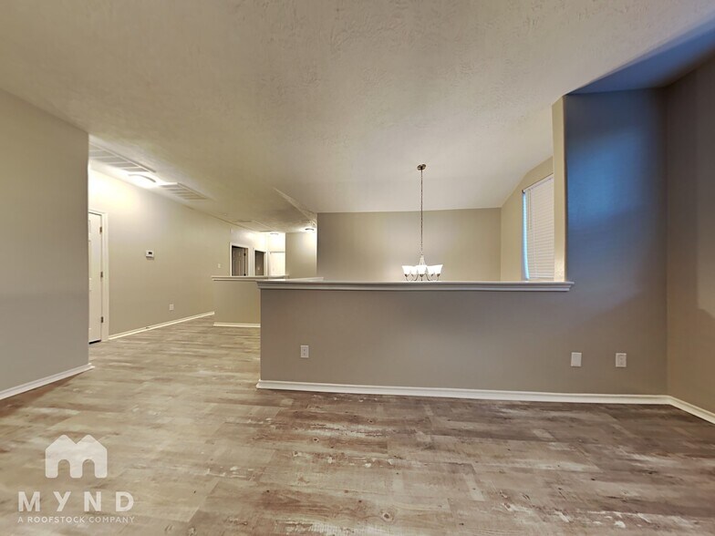 Building Photo - 10507 Scenic Cove Ct