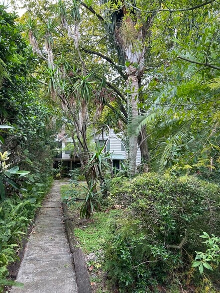 Walkway to house - 1674 21st Ave N