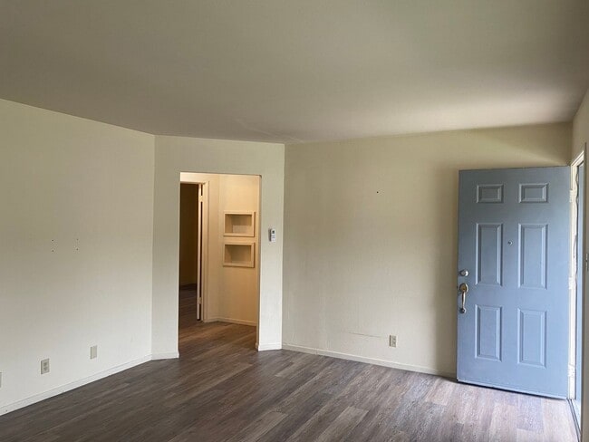 Building Photo - CHARMING COTTAGE IN DOWNTOWN PLEASANTON!