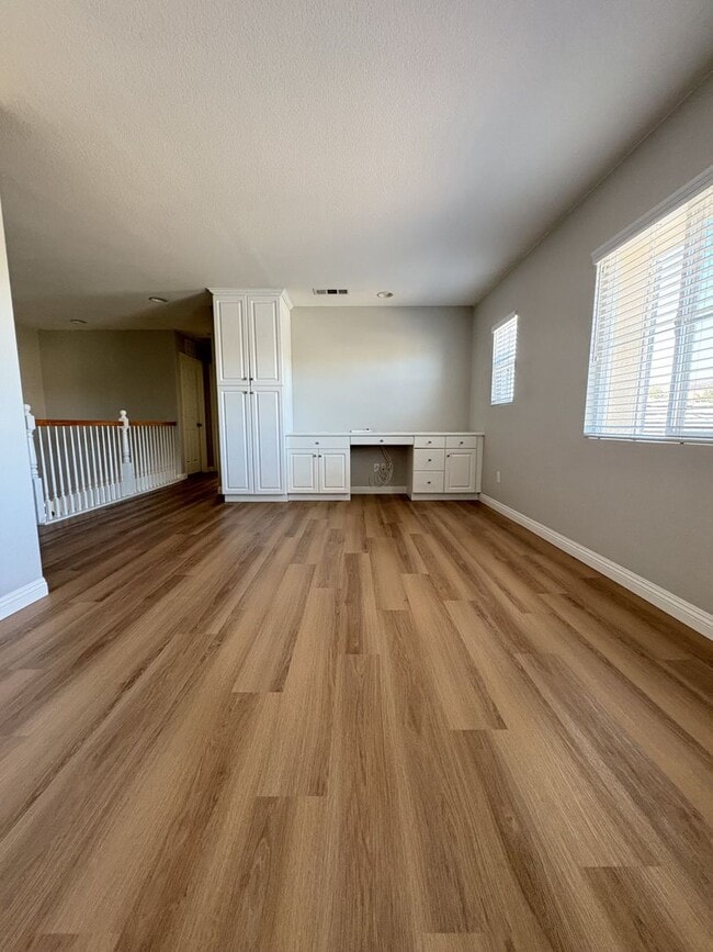 Building Photo - 4 Bed 3 Bath Home for Rent in Murrieta