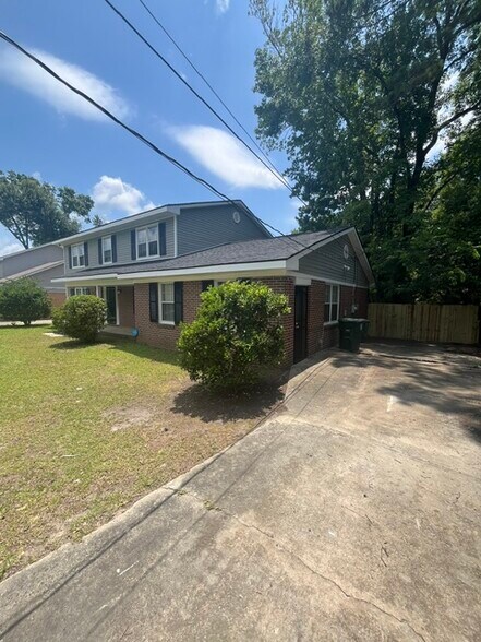 Building Photo - 2290 Friar Rd