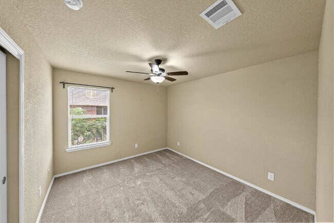 Building Photo - 1 Month Free Rent with an 18 Month Lease!!!