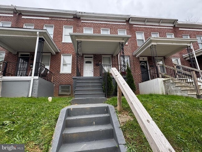 Building Photo - 3221 Lyndale Ave