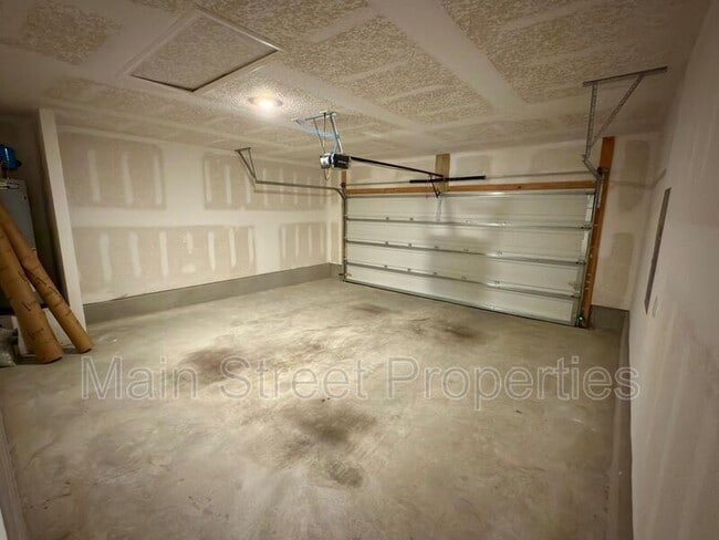 Building Photo - 5260 Peach Dr