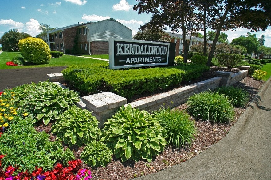 Kendallwood Apartments 27757 Rudgate Blvd Farmington Hills MI 48334 Apartment Finder