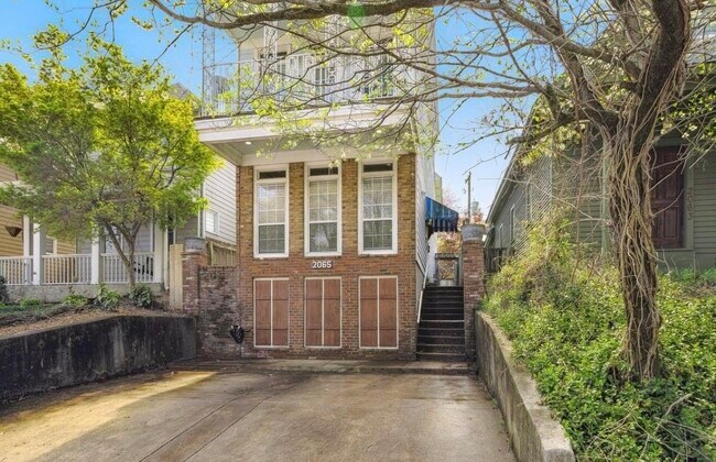 Building Photo - 2065 Peabody Ave