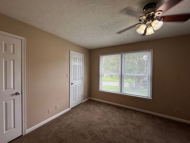 Building Photo - 292 Audrea Ln