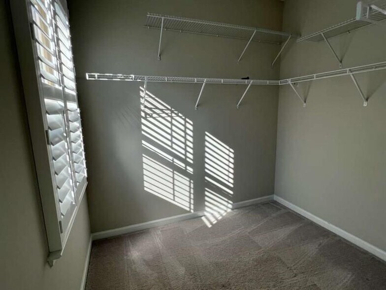 Building Photo - 4260 Essex Pond Wy