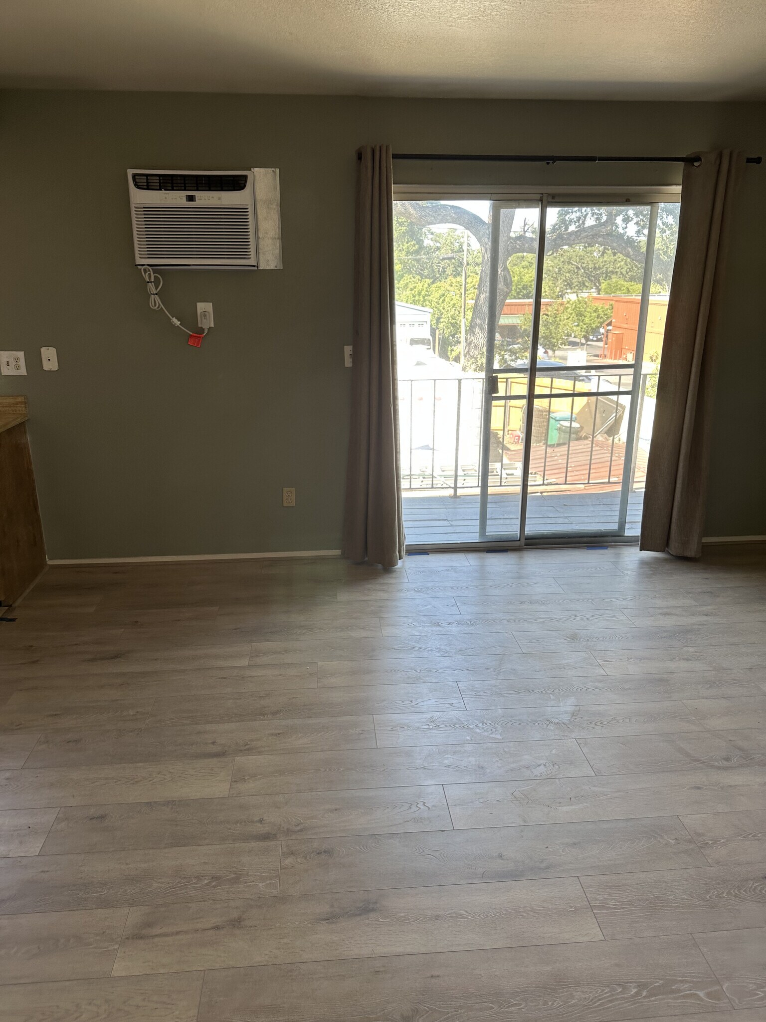 Dining/Family room - 407 Crocker St