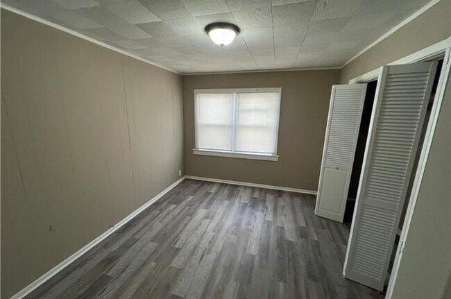 Building Photo - Spacious Cleveland Home for Rent – Great Neighborhood!
