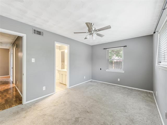 Building Photo - 700 Kindred Ln