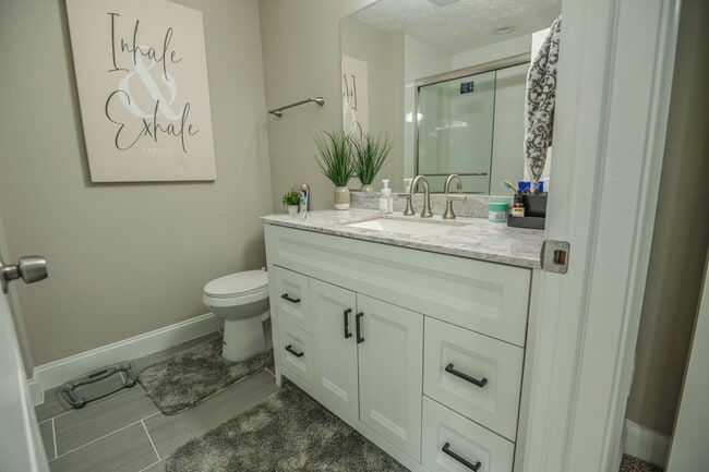 Building Photo - Townhome Chestnut Cove