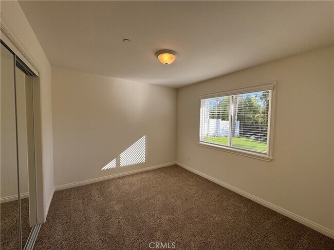 Building Photo - 1336 Calle Tulipan