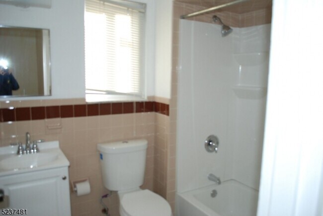 Building Photo - 180 Littleton Rd