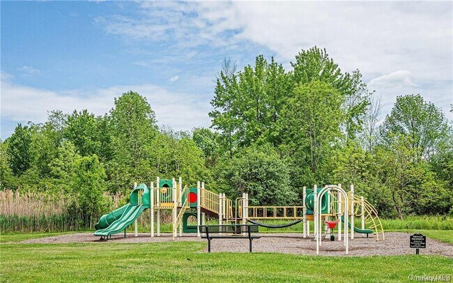 Building Photo - 255 Homestead Village Dr