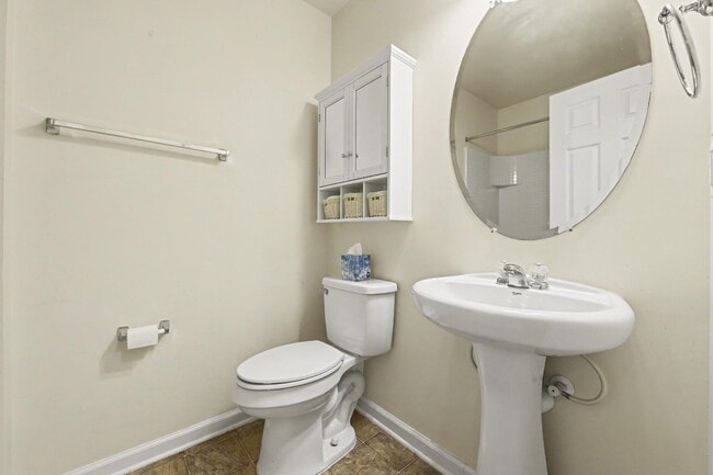 Building Photo - 272 Clayburne Dr