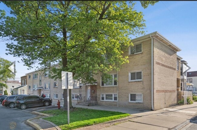 Building Photo - 1208 S 49th Ct