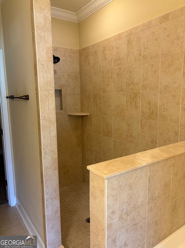 Building Photo - 123 Miller Ct