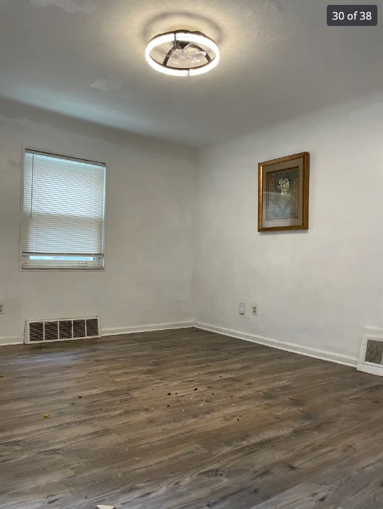 Building Photo - 989 Argyle Ave