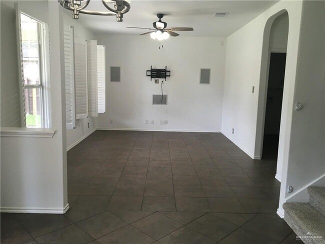 Building Photo - 20 Wolf Dr
