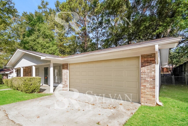 Building Photo - Updated 3 bedroom rancher!