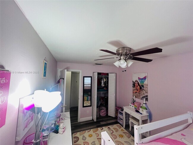 Building Photo - 8610 SW 156th Ct
